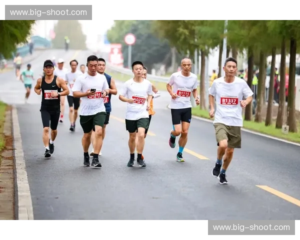 青春奔跑的力量展现奋进姿态记录体育生拼搏瞬间